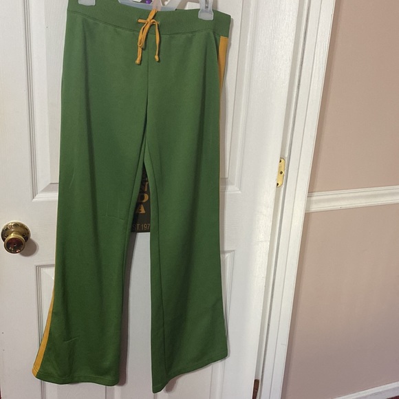 Arizona jean company ladies 2 piece jogger set; size Medium - Picture 2 of 3